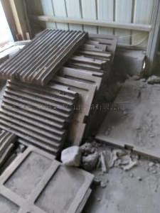礦山設(shè)備 